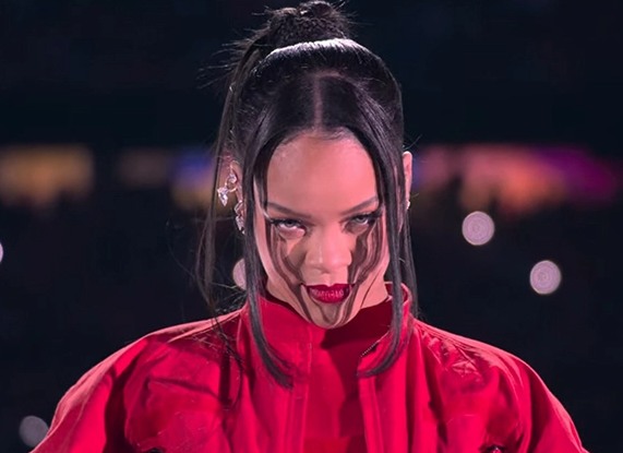 Rihanna performance